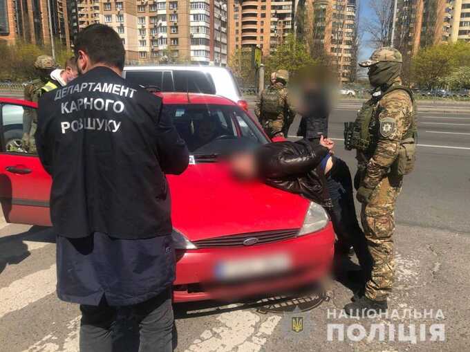 В Киеве рэкетиры вымогали деньги у иностранцев