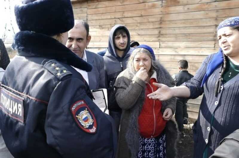 В Туле группа подвыпивших цыган напала на сотрудника полиции